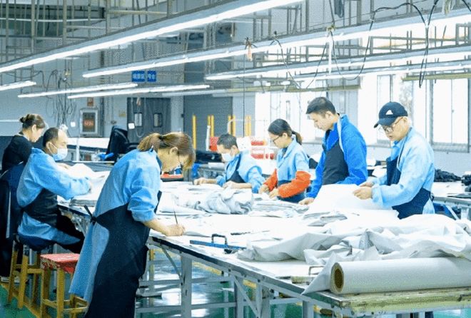 潛江訂單旺生產(chǎn)忙，技術(shù)研發(fā)與銷售火力全開